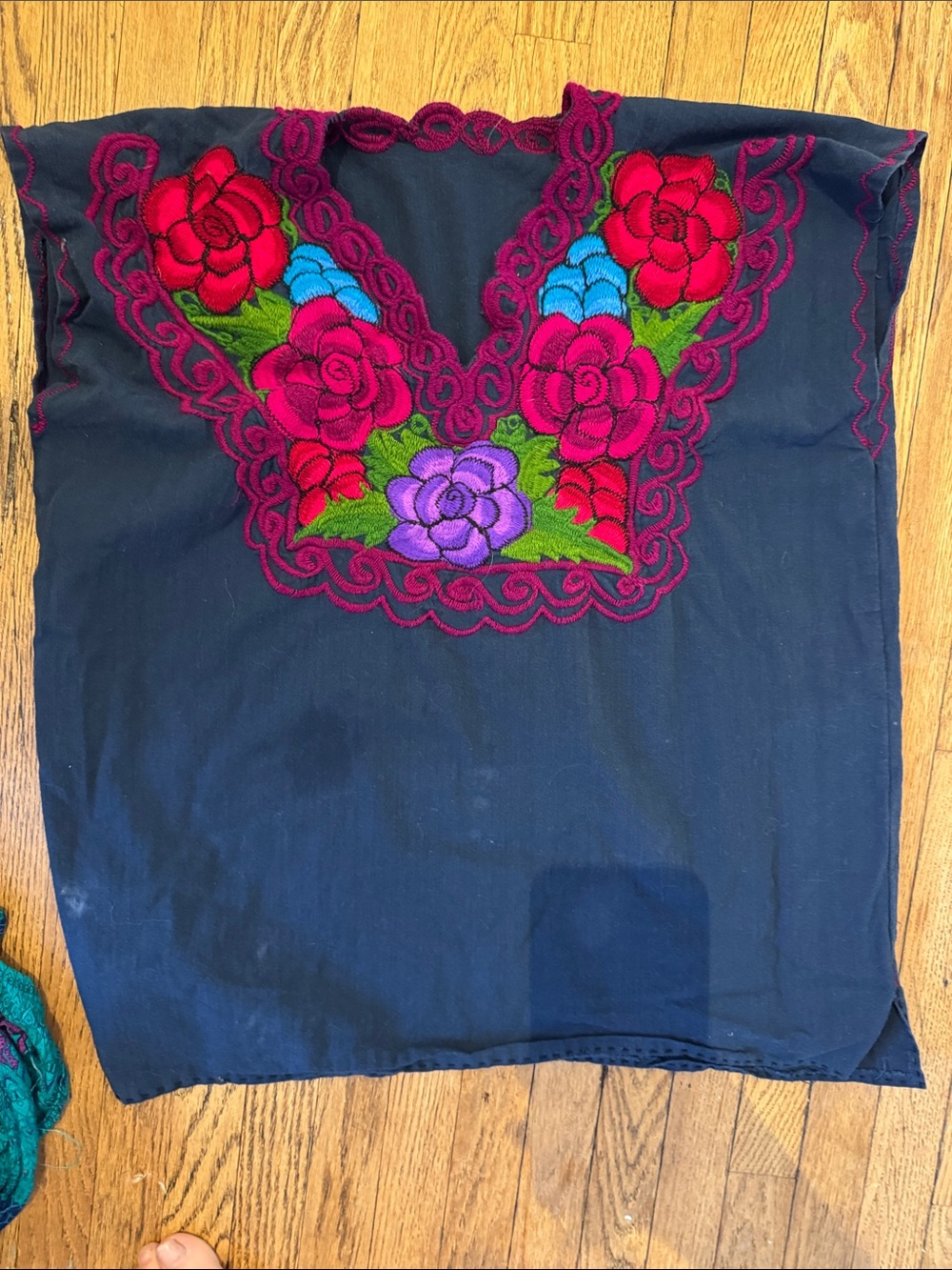 Maya Mexican Embroidered Floral Navy Women’s Top size small to medium